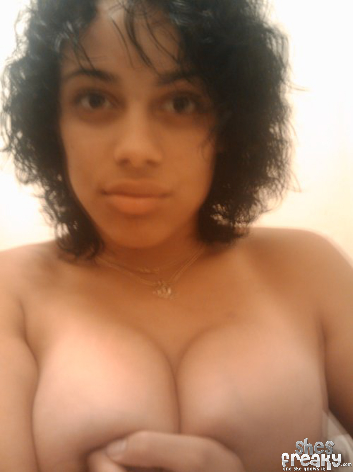Sexy redbone amateur ebony tits-porn pic